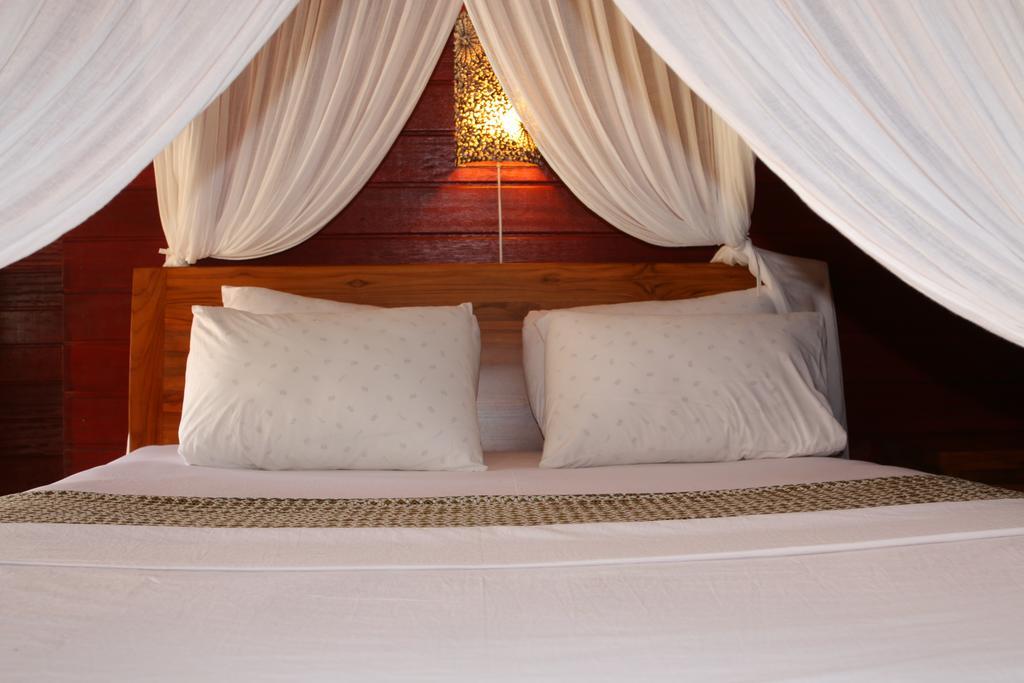 Biru Meno Beach Bungalows Gili Meno Habitación foto