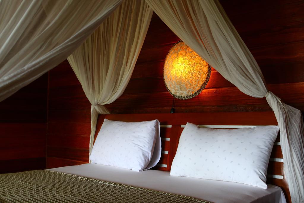 Biru Meno Beach Bungalows Gili Meno Habitación foto