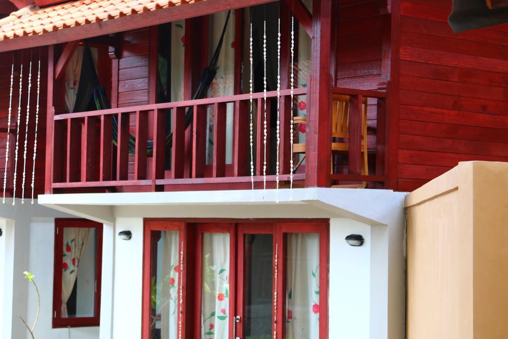 Biru Meno Beach Bungalows Gili Meno Habitación foto