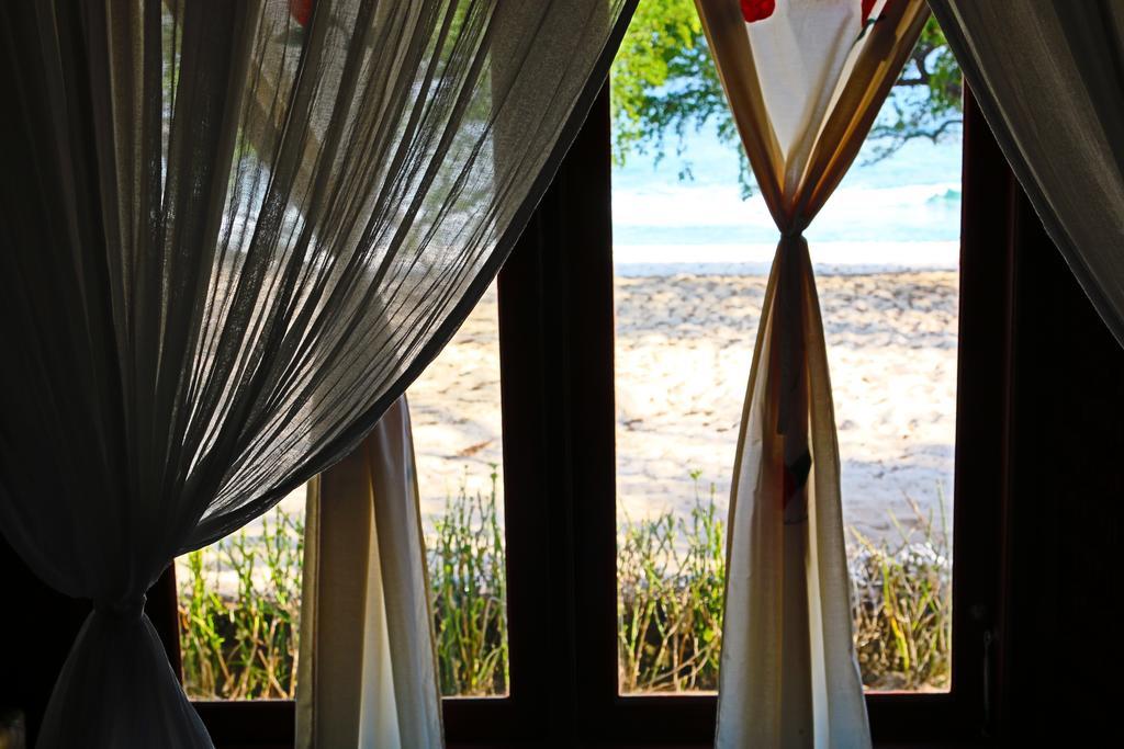 Biru Meno Beach Bungalows Gili Meno Habitación foto