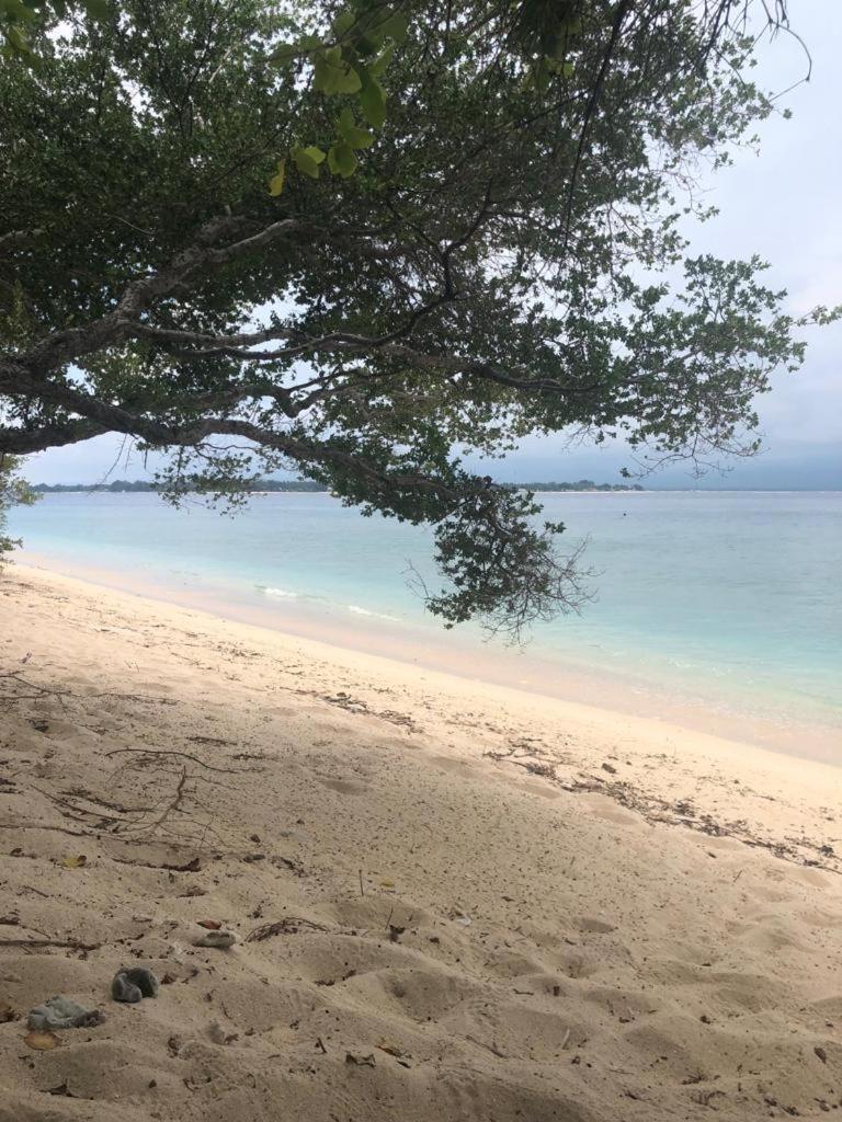 Biru Meno Beach Bungalows Gili Meno Exterior foto