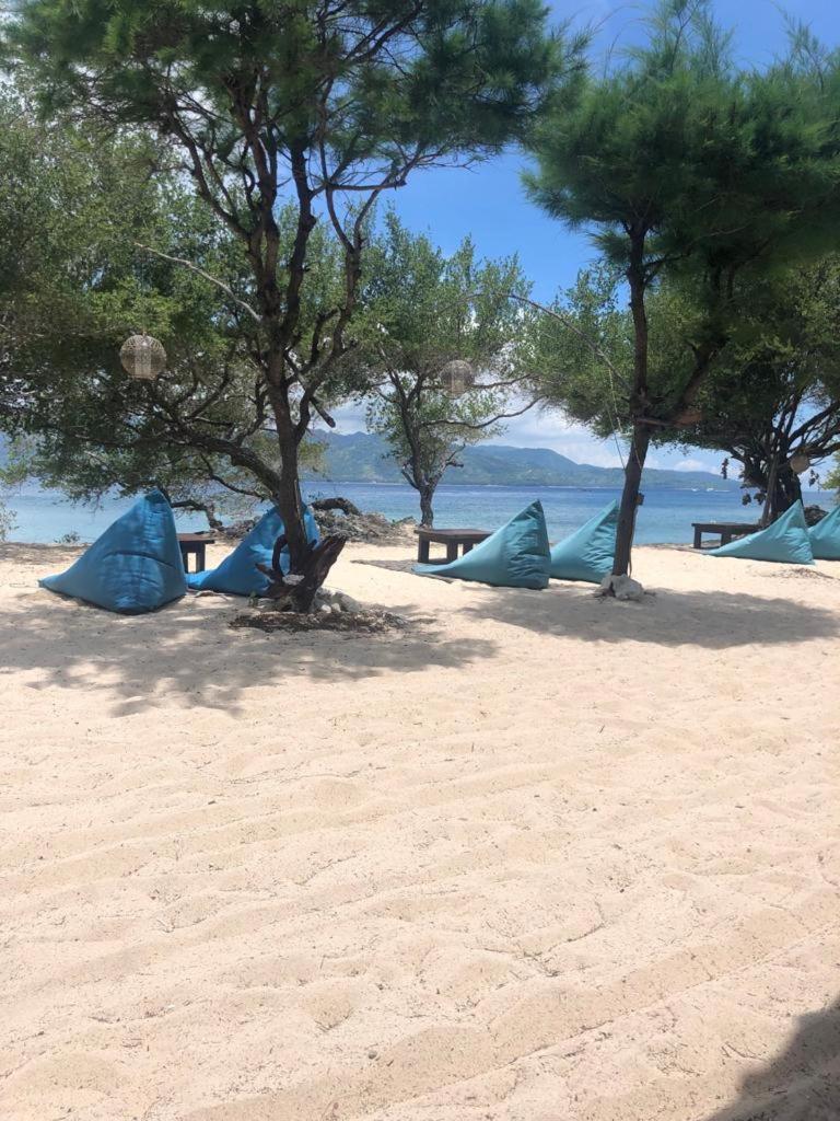 Biru Meno Beach Bungalows Gili Meno Exterior foto